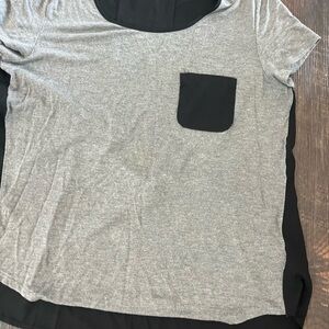 Tahari Gray and Black Boxy Relaxed Short Sleeve Tee